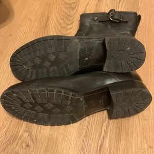 Via Spiga Black leather boots